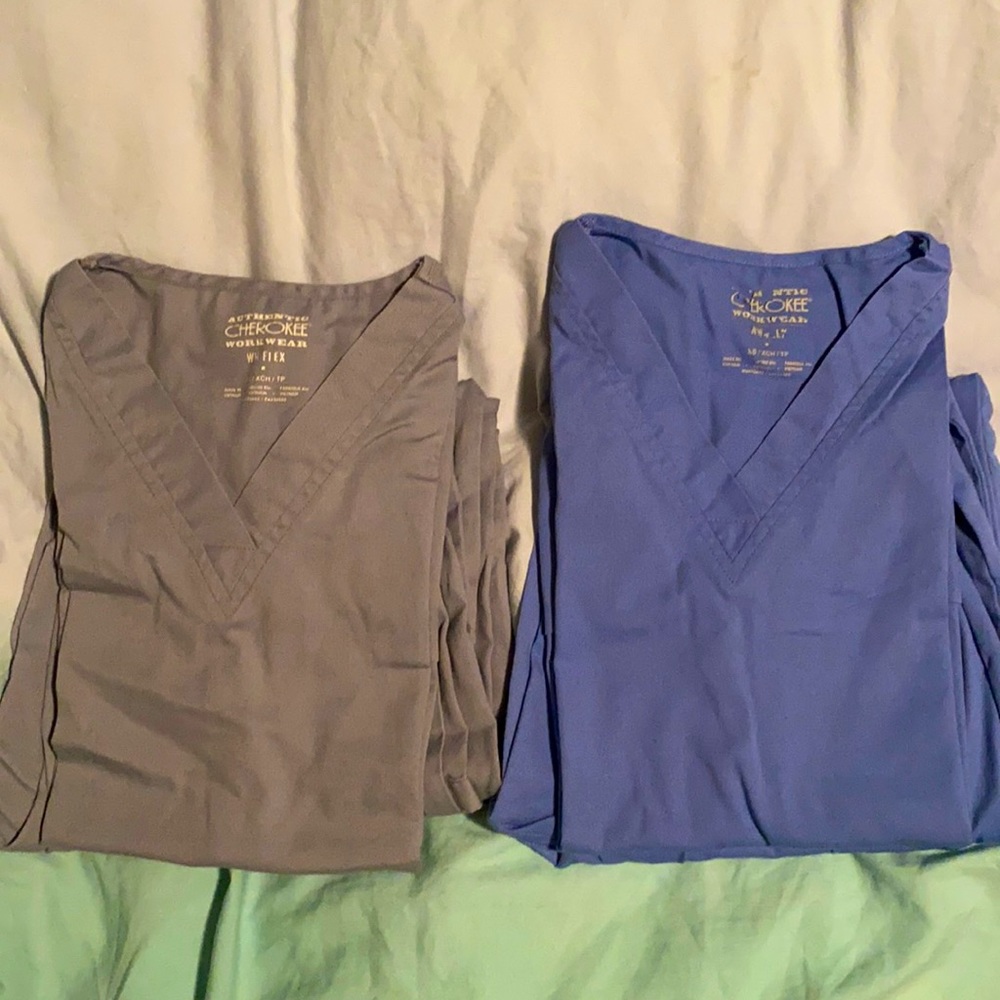 Scrub set